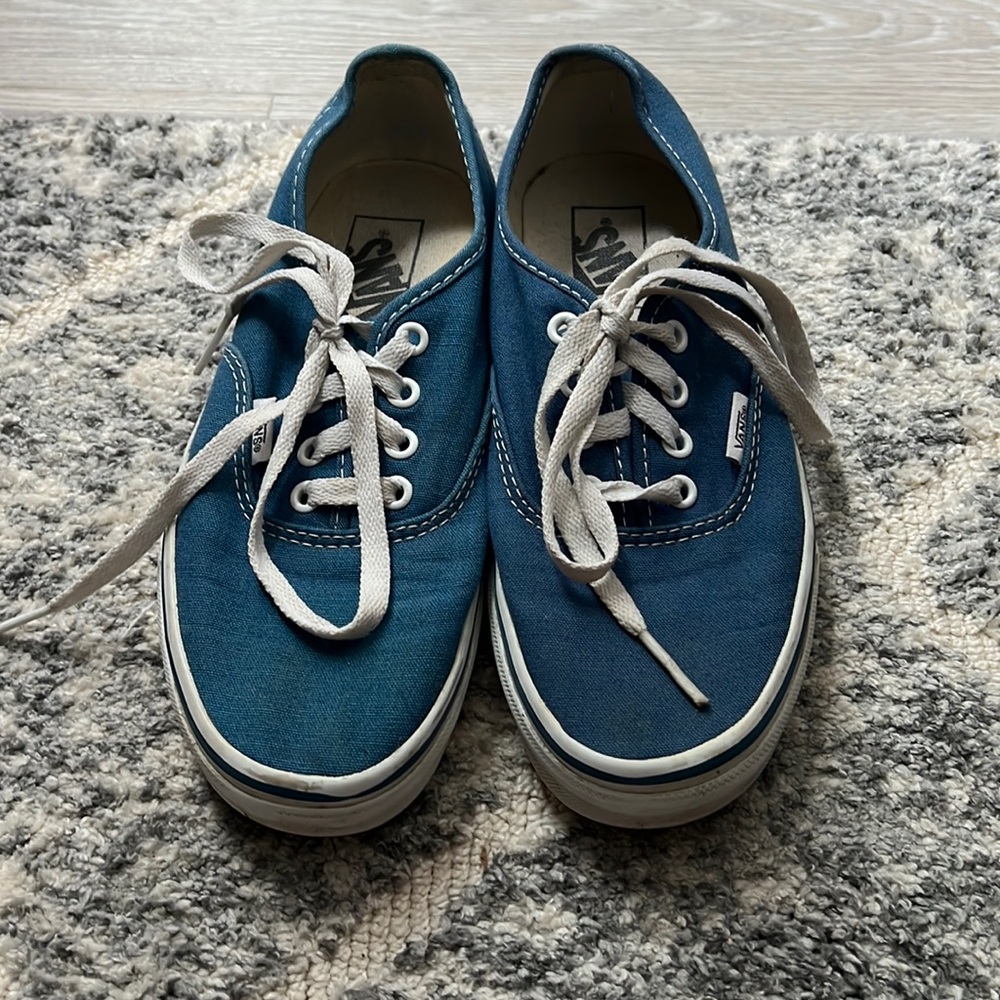 Vans Authentic Navy blue women’s sneaker / size 7.5 - minimally worn!